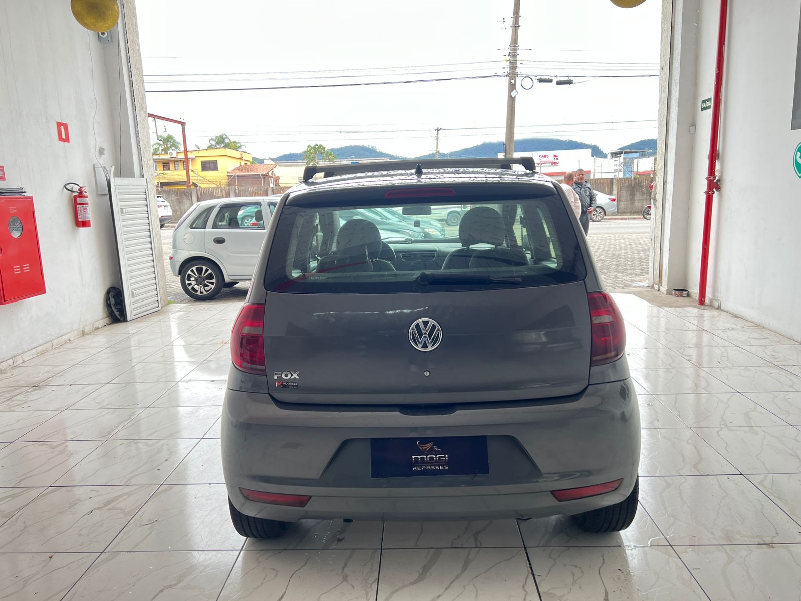 🚗 VOLKSWAGEN/FOX/1.0 MI 8V FLEX 4P MANUAL -  R$ 35.900