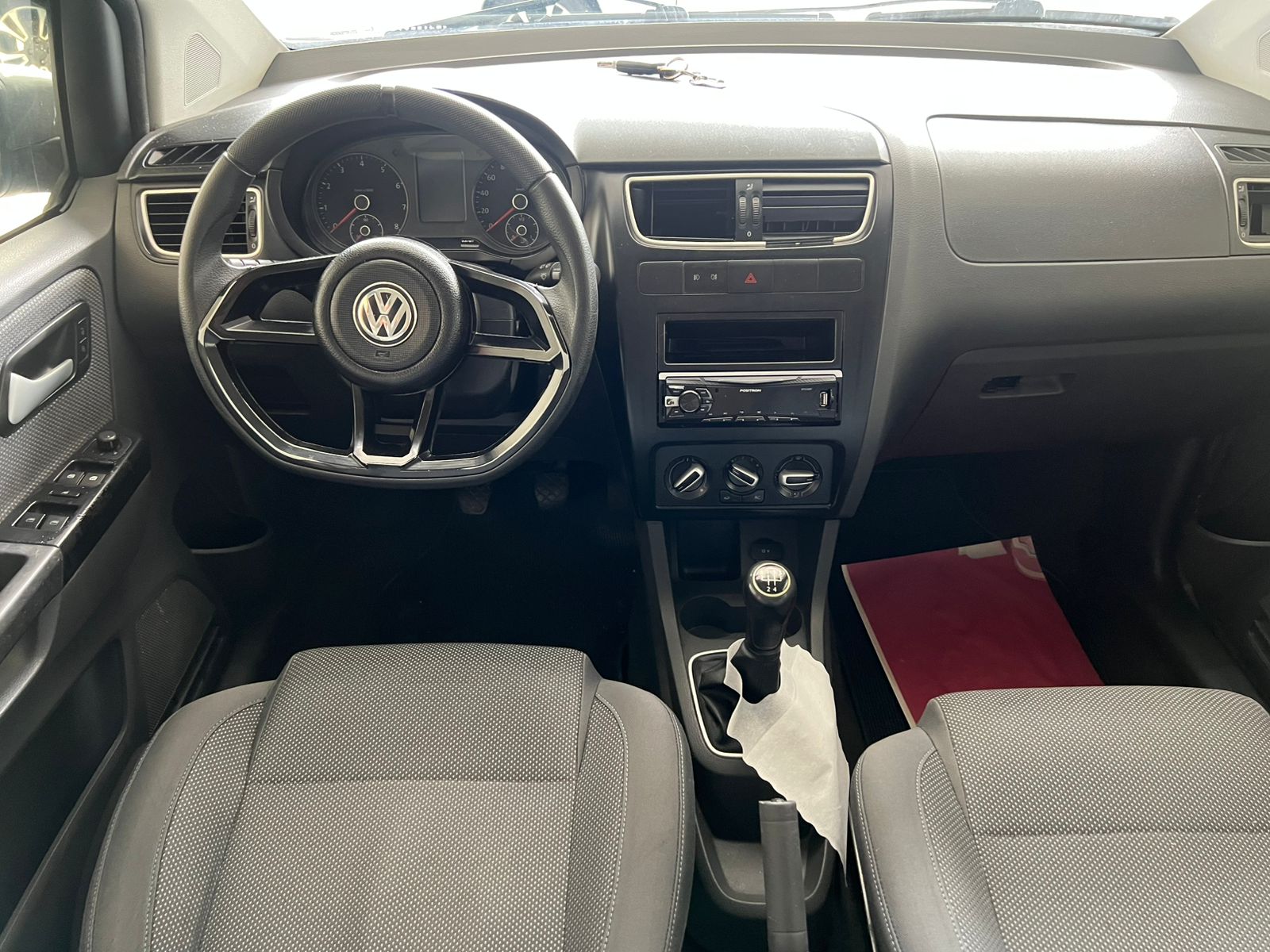 🚗 VOLKSWAGEN/FOX/1.0 MI 8V FLEX 4P MANUAL -  R$ 35.900