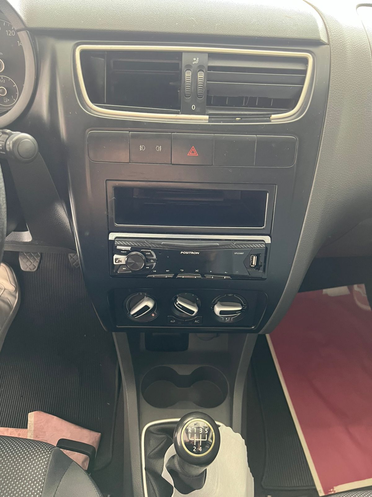 🚗 VOLKSWAGEN/FOX/1.0 MI 8V FLEX 4P MANUAL -  R$ 35.900