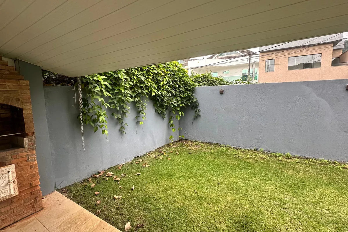 Casa de condomínio à venda com 420m², 4 quartos e 4 vagas Recreio dos Bandeirantes, Rio de Janeiro - R$ 810.000
