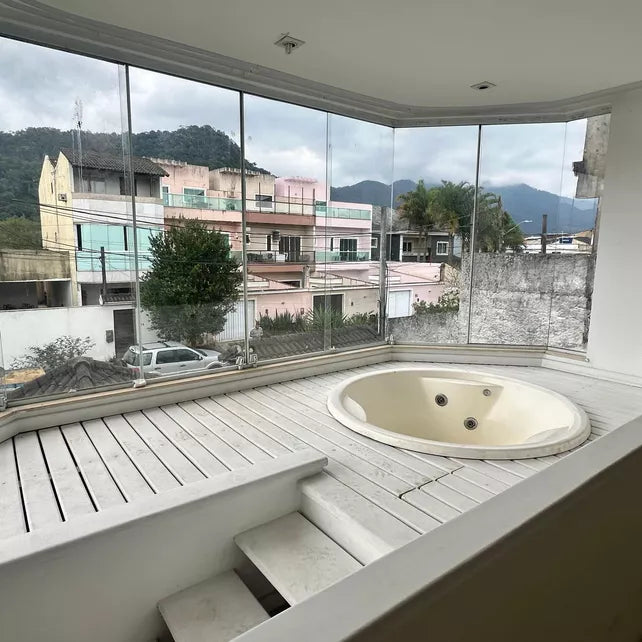 Casa de condomínio à venda com 420m², 4 quartos e 4 vagas Recreio dos Bandeirantes, Rio de Janeiro - R$ 810.000